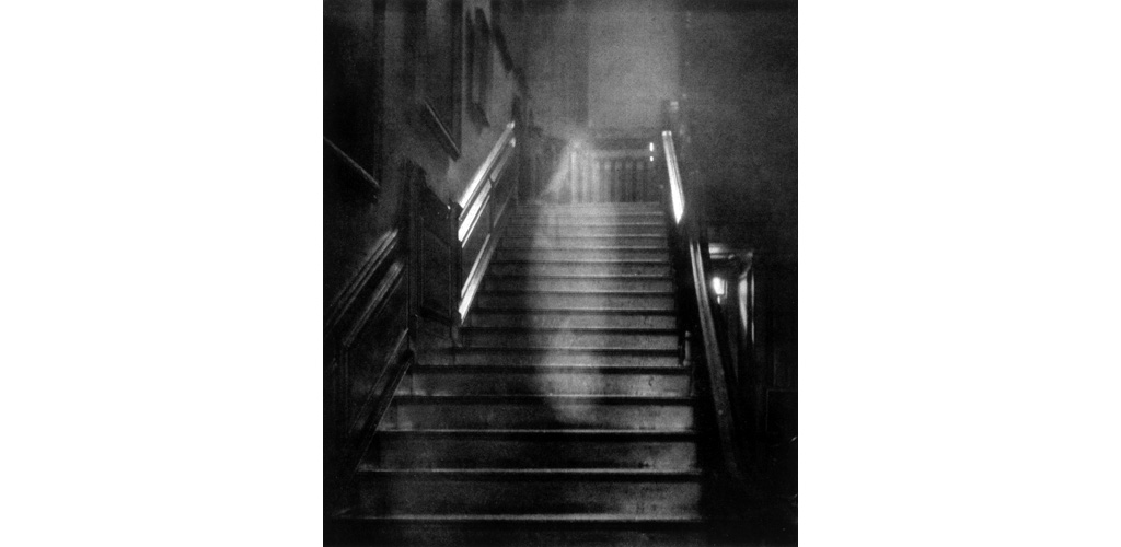 RAYNHAM HALL GHOST (CL)