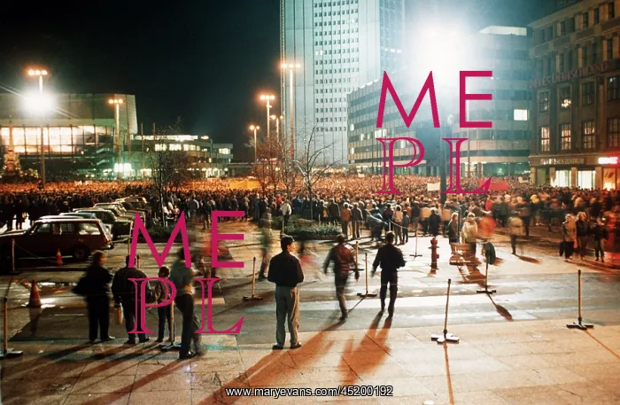 : 10th anniversary of the fall of the Berlin Wall: Demonstrati : 10th anniversary of the fall of the Berlin Wall: Demonstrati