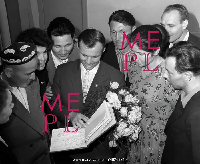 : 10th Komsomol Plenum in Moscow : 10th Komsomol Plenum in Moscow