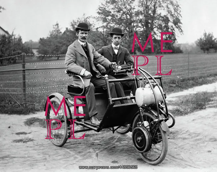 : 1900s TWO MEN IN BOWLER HATS SITTING IN THREE : 1900s TWO MEN IN BOWLER HATS SITTING IN THREE