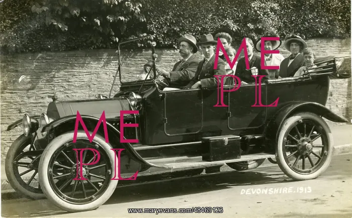  : 1913 Studebaker Vintage Car