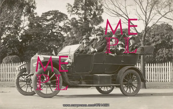  : 1914 Motor Car