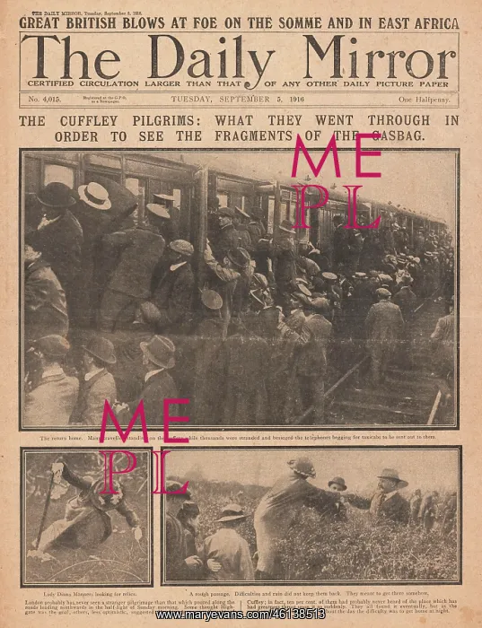 : 1916 Daily Mirror Crowds flock to Cuffley, St Albans : 1916 Daily Mirror Crowds flock to Cuffley, St Albans