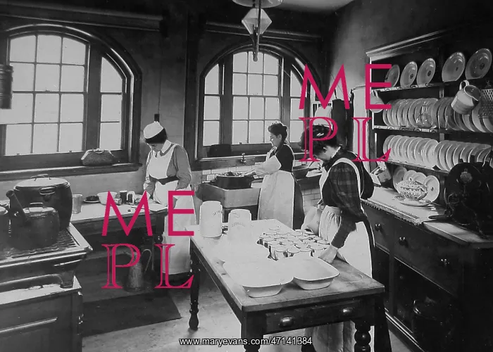  : 1920 / 30s School kitchen