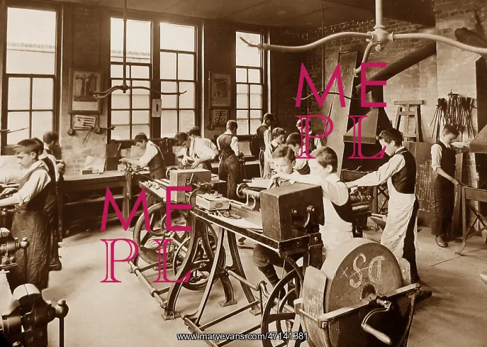  : 1920 / 30s School metal working class