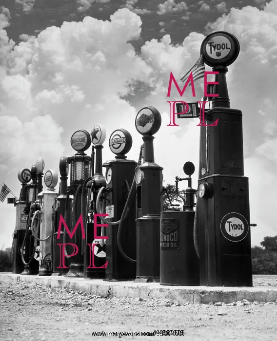  : 1920s 1930s Line Of Gasoline Pumps