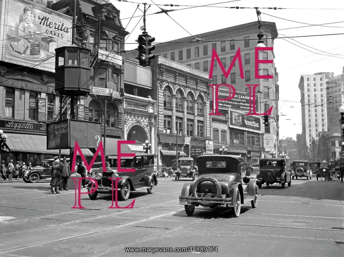 : 1920s Automobile And Pedestrian : 1920s Automobile And Pedestrian