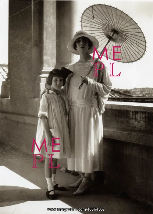 : 1920s mother and daughter : 1920s mother and daughter