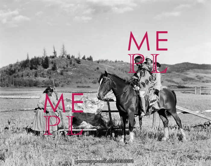 : 1920s Three Native American Children on Horseback Talking : 1920s Three Native American Children on Horseback Talking