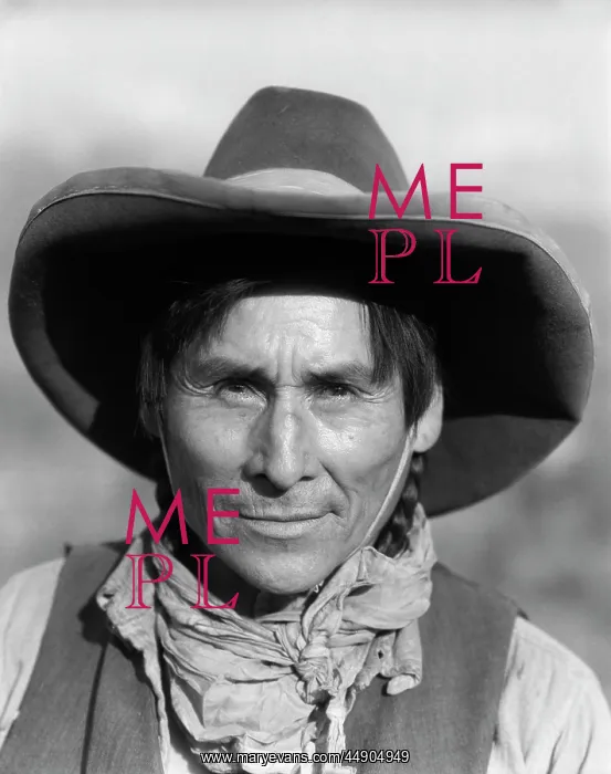 : 1920s - Smiling Native American Stoney Sioux : 1920s - Smiling Native American Stoney Sioux