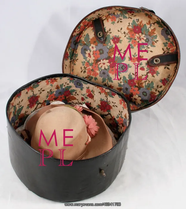  : 1930s, 1940s, 1950s, hatbox, floral pattern interior