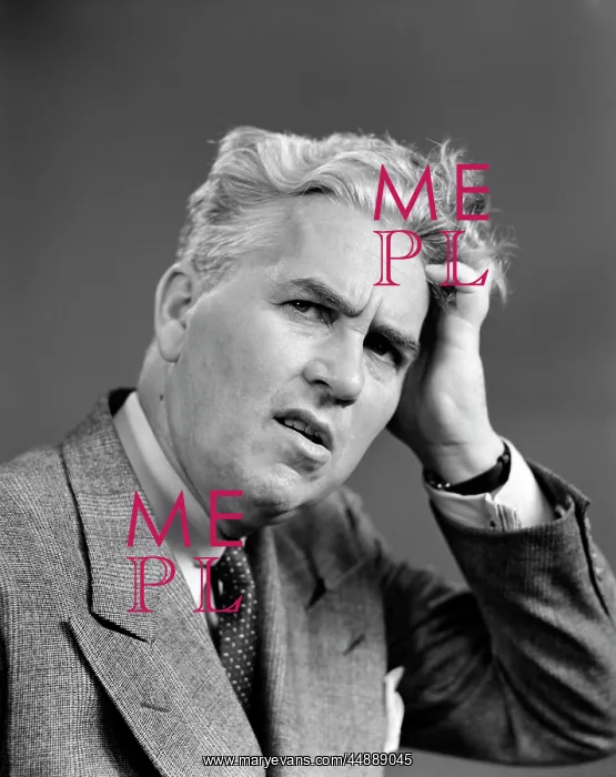 : 1930s 1940s Man Portrait Hand : 1930s 1940s Man Portrait Hand