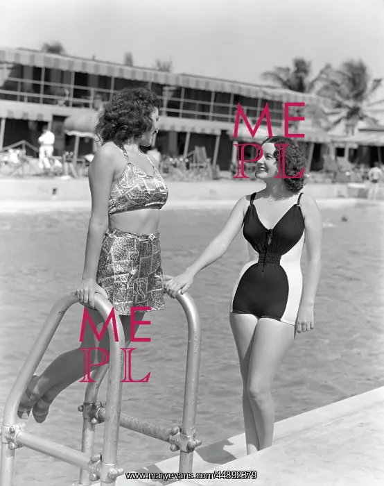 : 1930s 1940s Two Women In Bathing : 1930s 1940s Two Women In Bathing