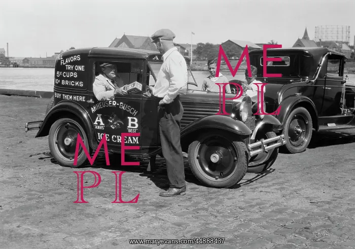  : 1930s A & B ANHEUSER BUSCH ICE CREAM DELIVERY