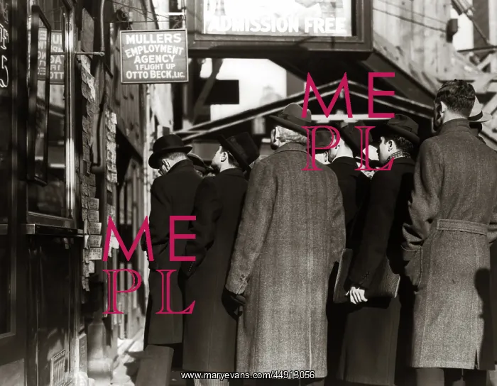 : 1930s GREAT DEPRESSION COLD MEN STANDING IN EMPLOYMENT : 1930s GREAT DEPRESSION COLD MEN STANDING IN EMPLOYMENT