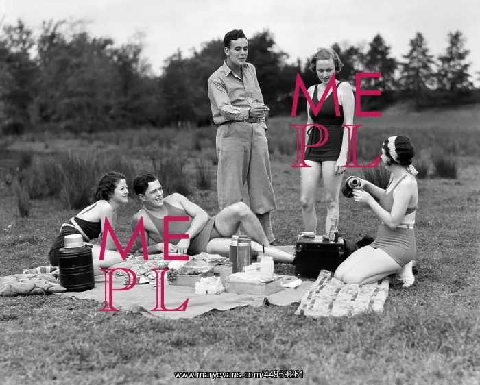  : 1930s Group Of Five Men & Women