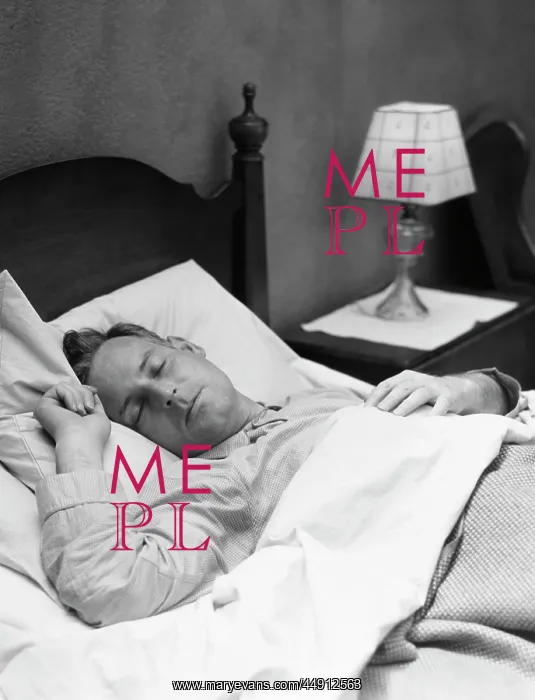 : 1930s MAN SLEEPING ASLEEP IN BEDROOM : 1930s MAN SLEEPING ASLEEP IN BEDROOM