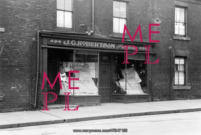 : 1930s Pawnbrokers Shop : 1930s Pawnbrokers Shop