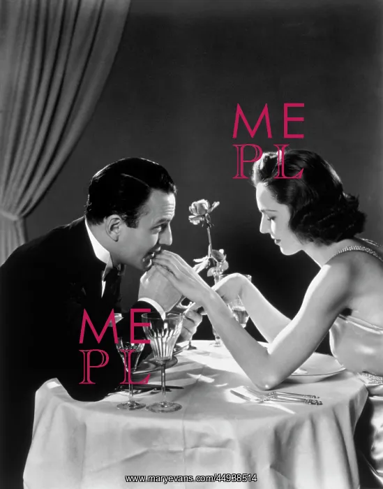  : 1930s Romantic Couple At Dining