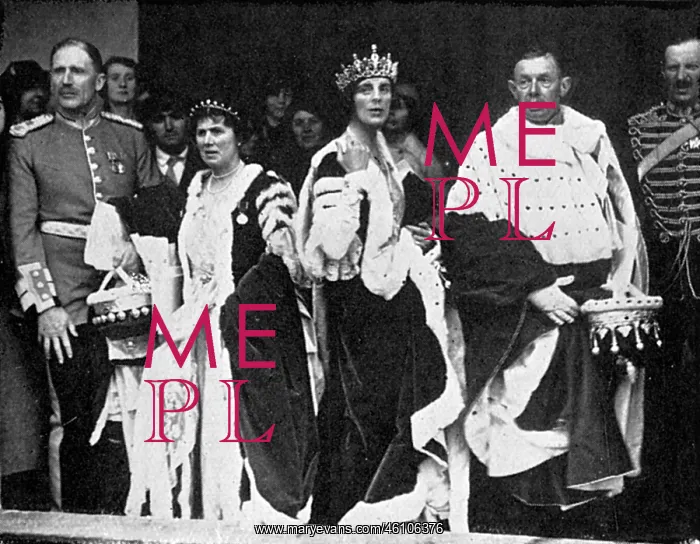 : 1937 Coronation - Abbey guests stranded in rain after : 1937 Coronation - Abbey guests stranded in rain after