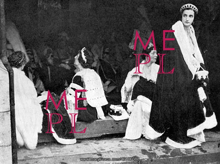 : 1937 Coronation - Abbey guests stranded in rain after : 1937 Coronation - Abbey guests stranded in rain after