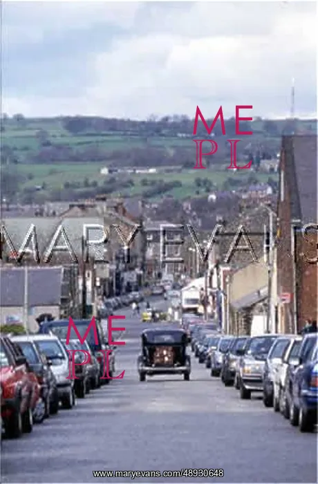 : 1940S CAR IN YEAR 2000 : 1940S CAR IN YEAR 2000