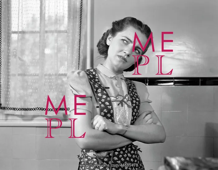  : 1940s Disgruntled Housewife