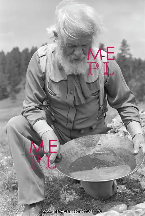 : 1940s Elderly Bearded Man Prospector : 1940s Elderly Bearded Man Prospector