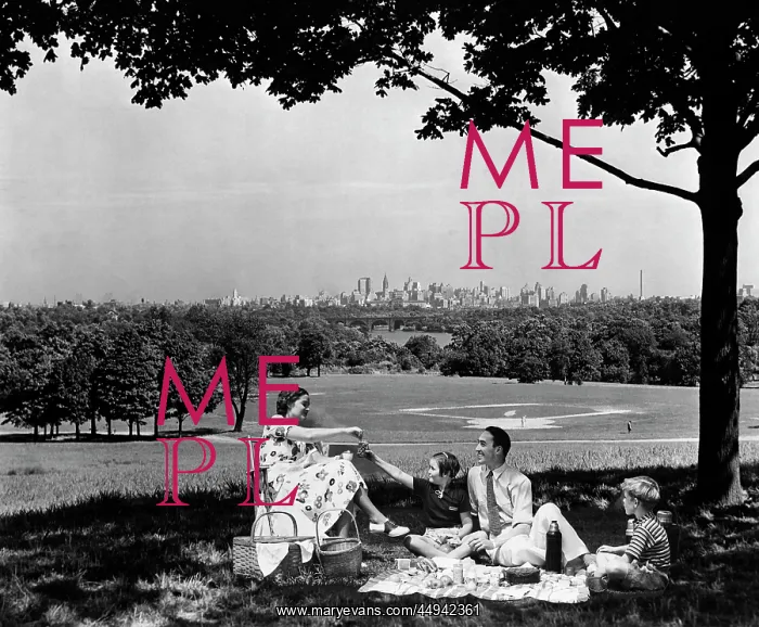 : 1940s Family Picnicking Under : 1940s Family Picnicking Under