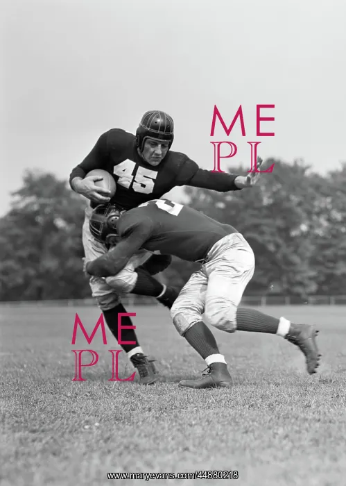  : 1940s Football Player Being Tackled