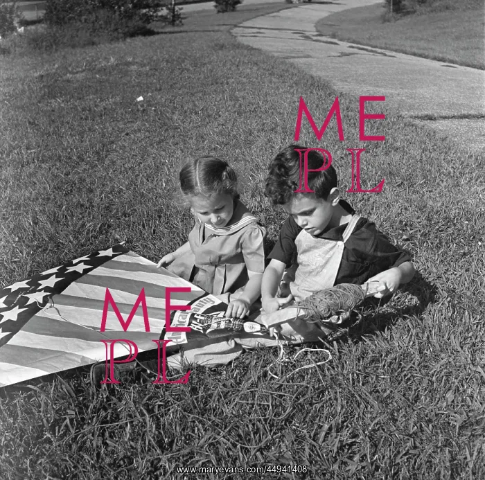  : 1940s Girl And Boy Sitting In