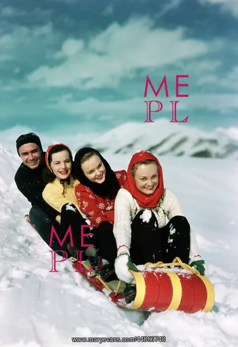 : 1940s GROUP OF THREE WOMEN ONE MAN ON RED AND : 1940s GROUP OF THREE WOMEN ONE MAN ON RED AND