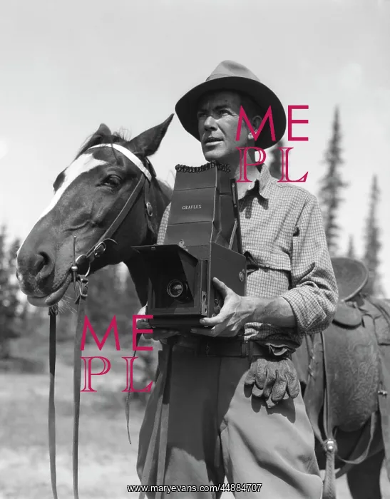  : 1940s Man In Fedora & Jodphurs