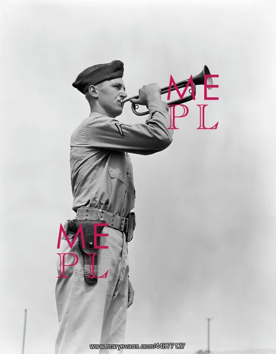 : 1940s Man Soldier Army Bugler