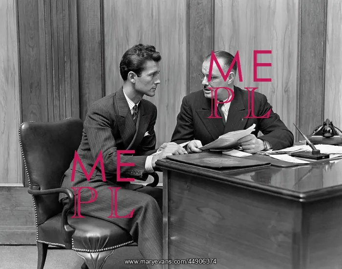  : 1940s Retro Men Office Desk Work