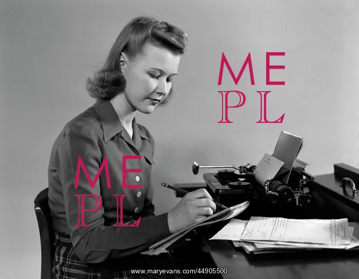  : 1940s Retro Woman Notes Typrwriter