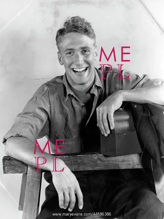 : 1940s Wavy Haired Smiling Young : 1940s Wavy Haired Smiling Young