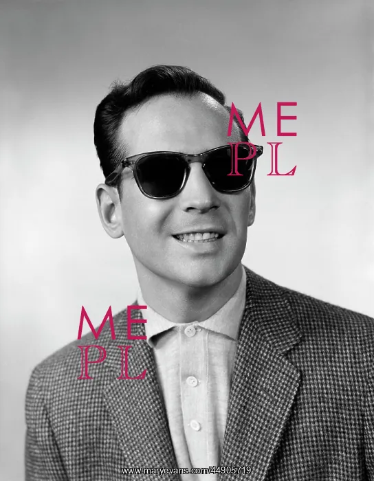 : 1950s 1960s Portrait Of Smiling : 1950s 1960s Portrait Of Smiling