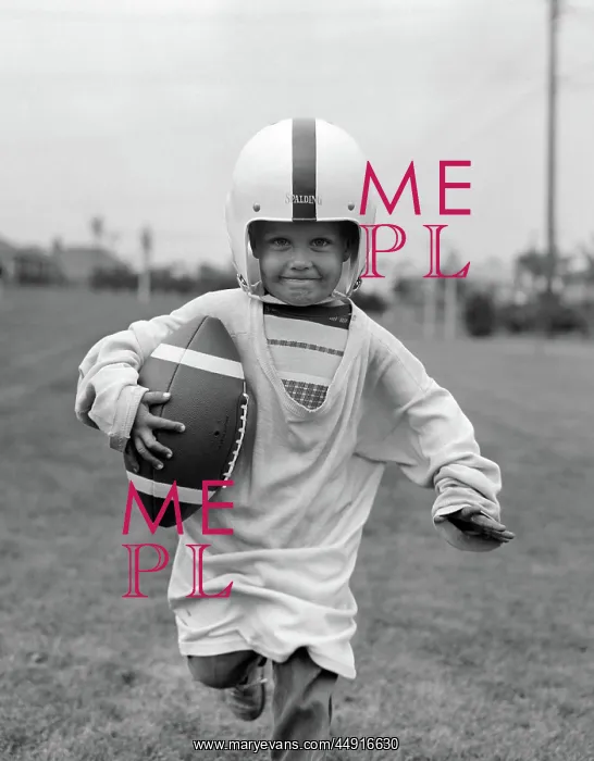 : 1950s BOY IN OVERSIZED SHIRT & HELMET RUNNING : 1950s BOY IN OVERSIZED SHIRT & HELMET RUNNING