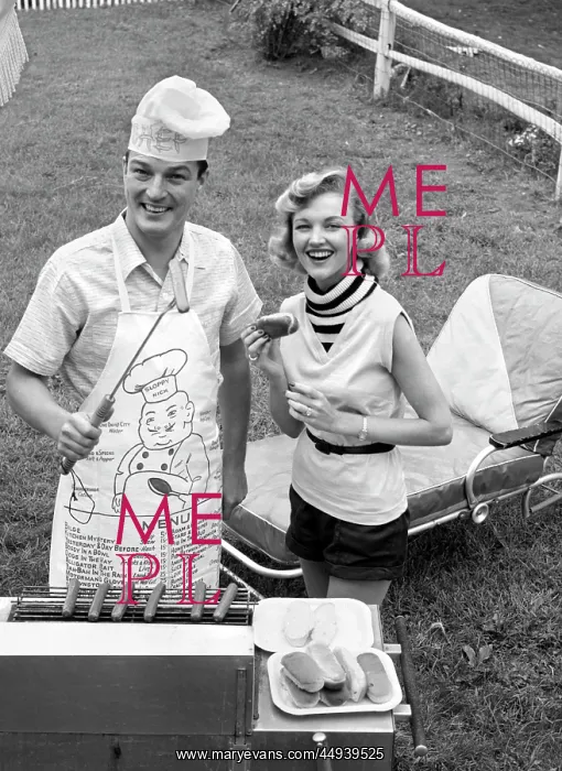  : 1950s Couple Backyard Grill Cook
