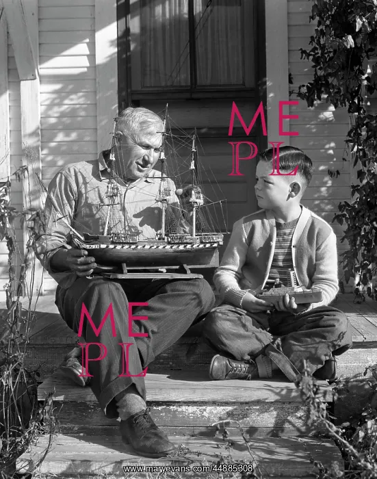 : 1950s Elderly Man Talking To A : 1950s Elderly Man Talking To A