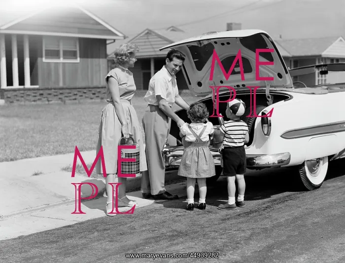  : 1950s Family Packing Trunk Of