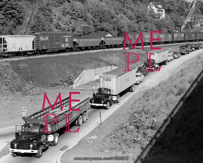 : 1950s Line Of Traffic With Many : 1950s Line Of Traffic With Many
