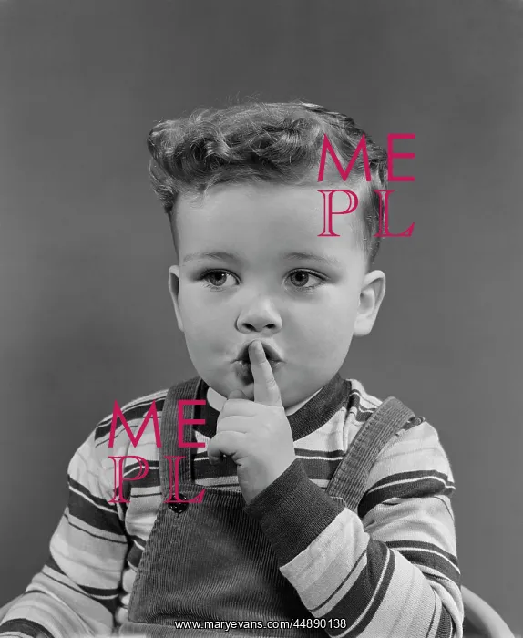 : 1950s LITTLE BOY MAKING SHUSH SHUSHING QUIET : 1950s LITTLE BOY MAKING SHUSH SHUSHING QUIET