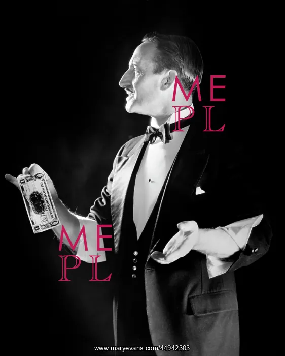  : 1950s Magician In Tuxedo With