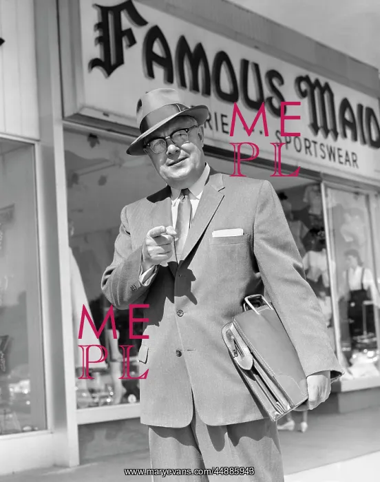 : 1950s Man Pointing To Camera Holding : 1950s Man Pointing To Camera Holding
