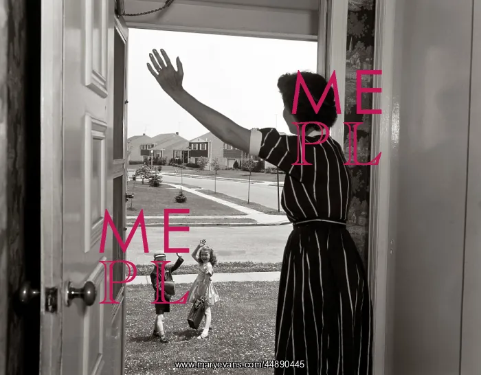 : 1950s Mom In Doorway Waving At : 1950s Mom In Doorway Waving At