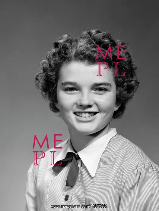  : 1950s Smiling Head Shoulder Portrait