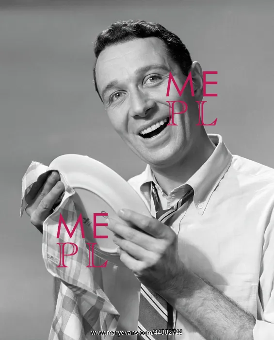  : 1950s Smiling Man Drying Plate