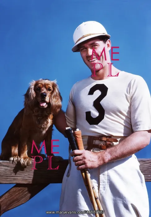  : 1950s SMILING MAN POLO PLAYER POSING WITH COCKER